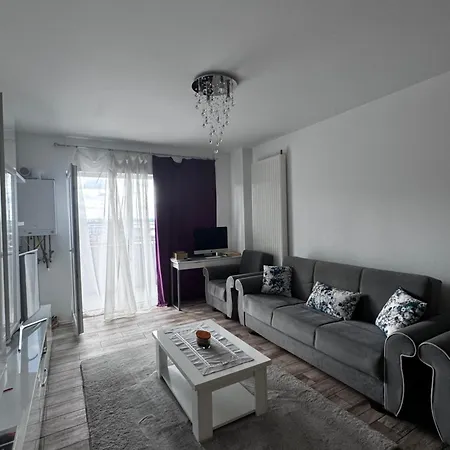 Apartament 2 Cu Balcon 아파트